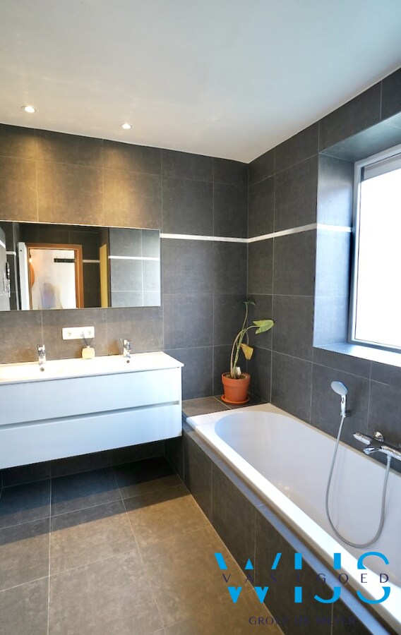 Instapklare gezinswoning te Lembeke ! 