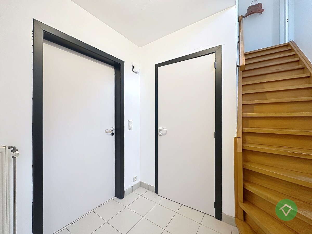 Statige gezinswoning met zonnige tuin, drie slaapkamers en topligging in Leke 