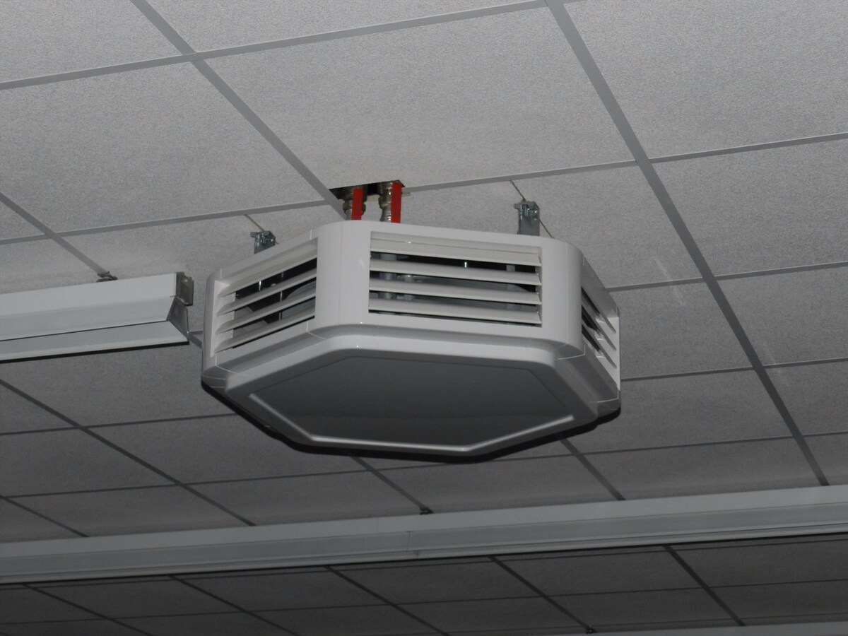 Zeer fraai winkelpand te koop in het prestigieuze Marktstaete complex in het centrum van Bladel (NB). 