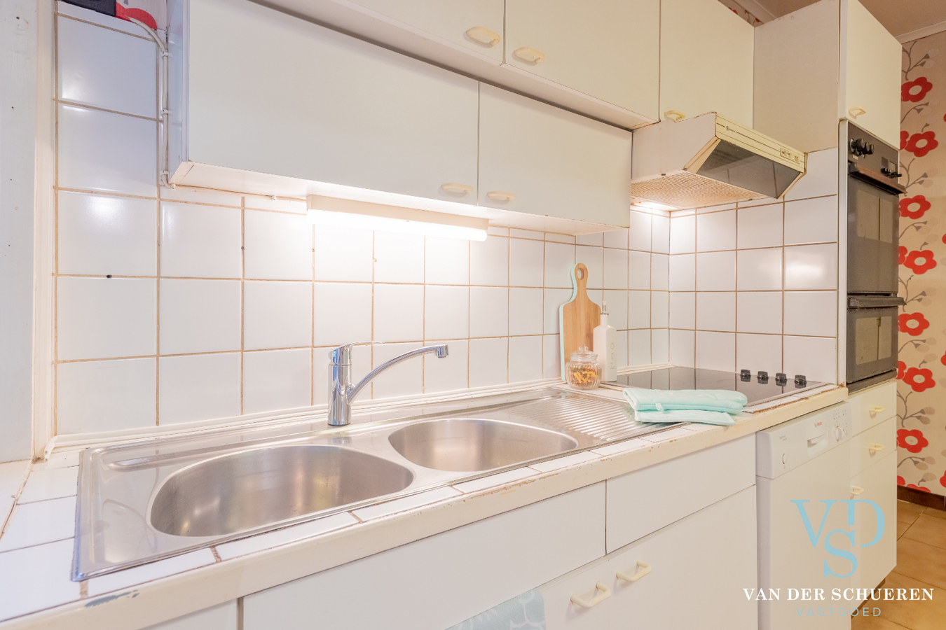 Bungalow met bijgebouw. 