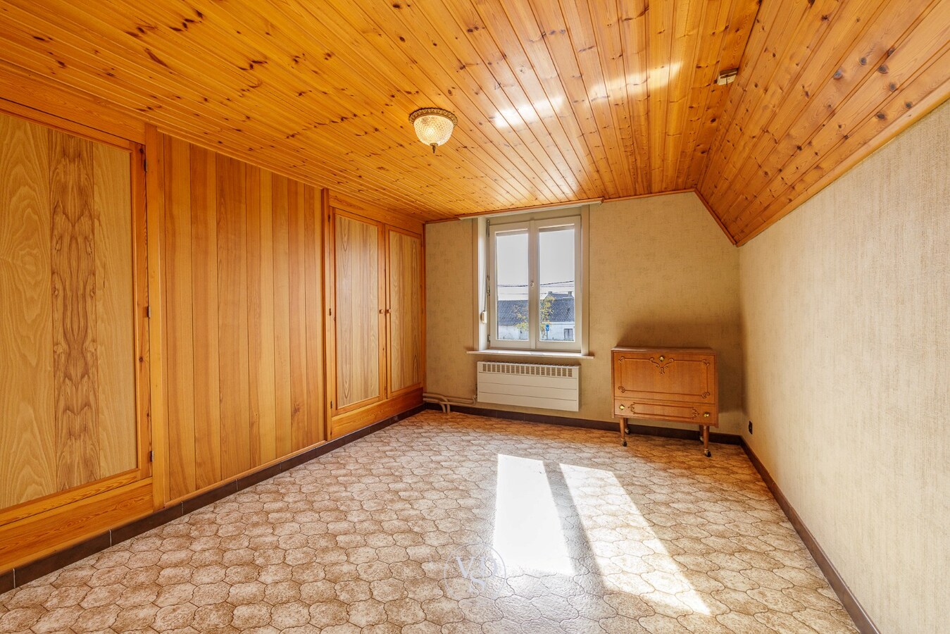 Landelijke woning - te renoveren. 