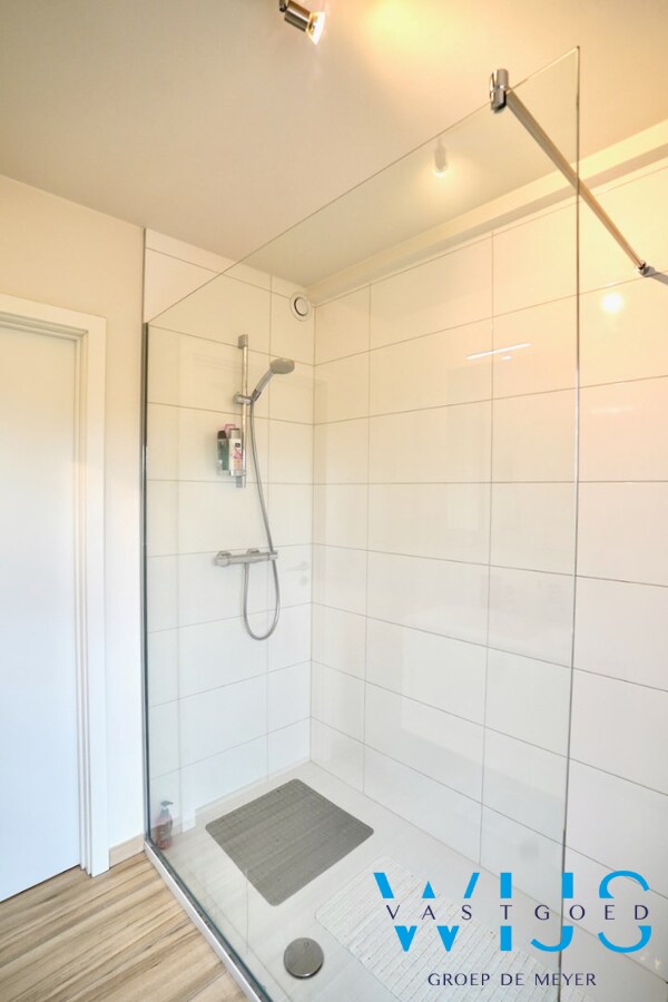 Instapklaar &amp; gezellig appartement met zonneterras te ERTVELDE ! 