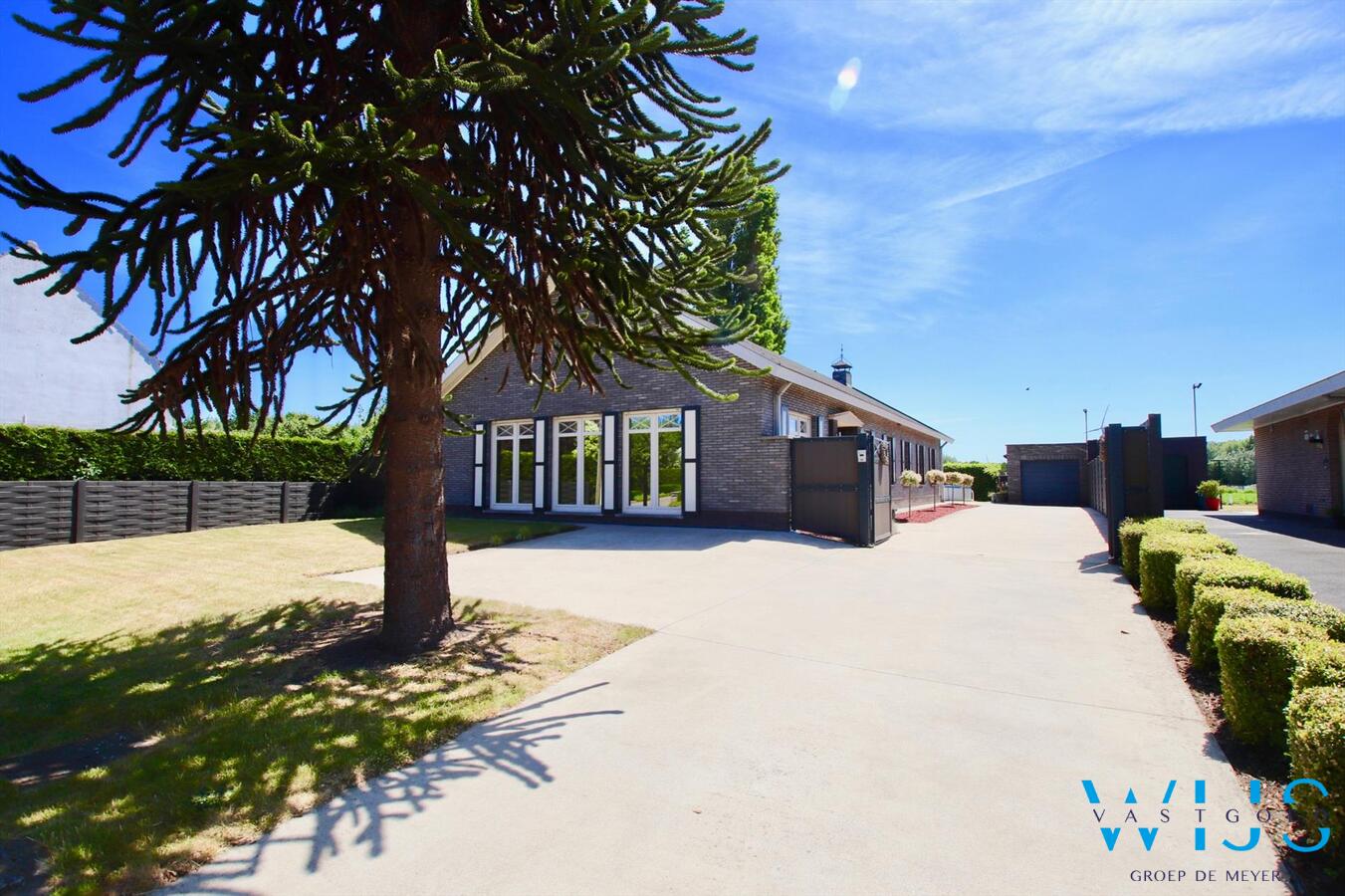 Piekfijn onderhouden en gerenoveerde bungalow te Zelzate! 