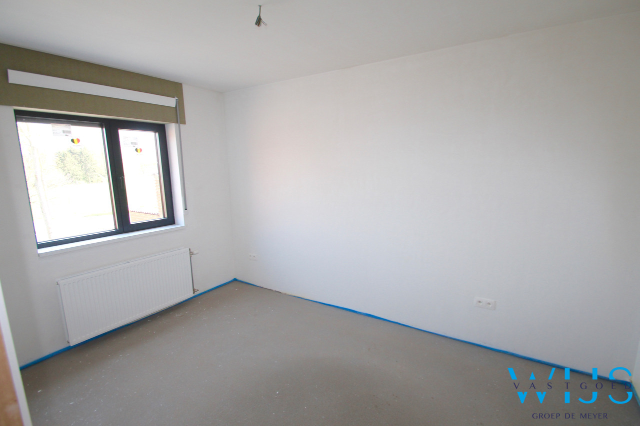 Compleet van A tot Z vernieuwd woonhuis te KLUIZEN /WIPPELGEM 