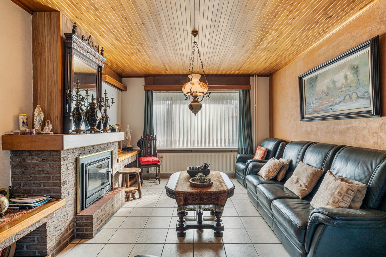 Halfvrijstaande gezinswoning met veel mogelijkheden op een perceel van 8are! 