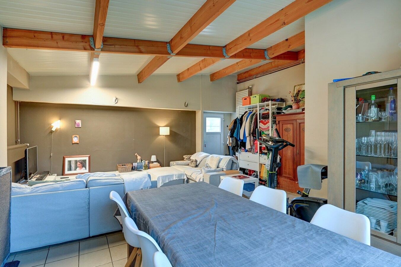 Aangenaam gezellig huis met met veel leefruimte 