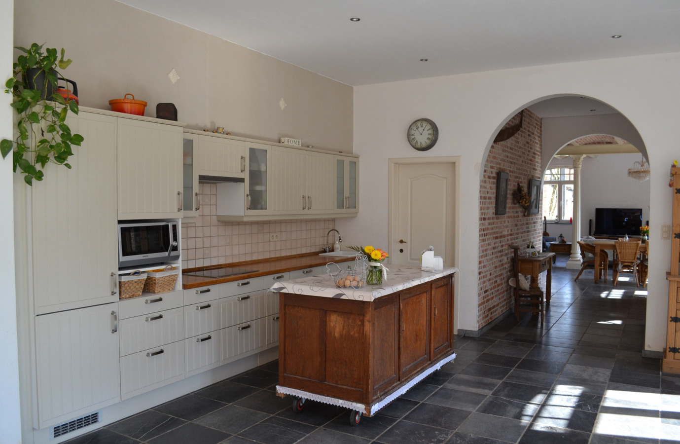 Prachtig landhuis met schuur op ca. 4600M² te Zwijndrecht 