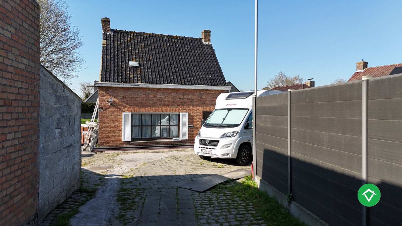 Te renoveren woning in centrum Koekelare 