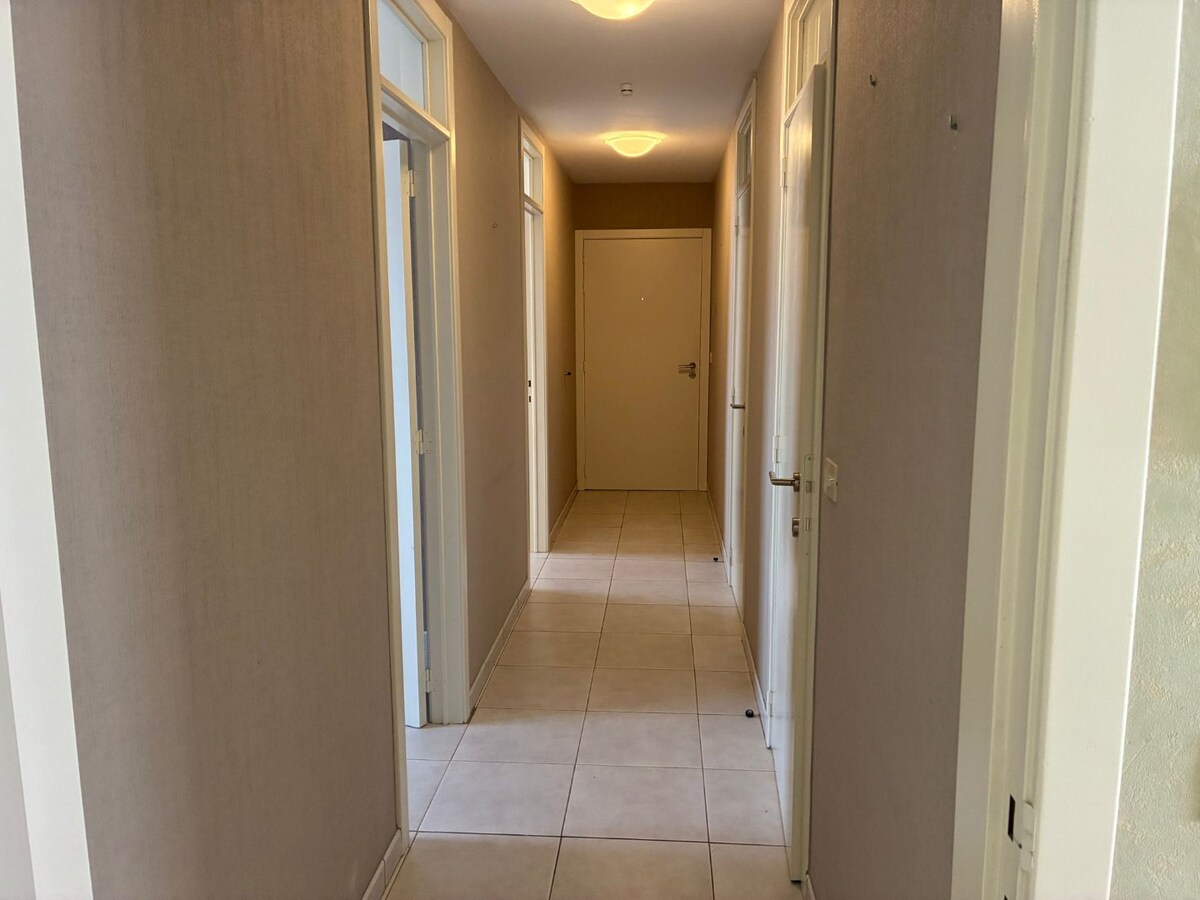 Ruim appartement op de eerste verdieping met twee slaapkamers en zonnig terras 