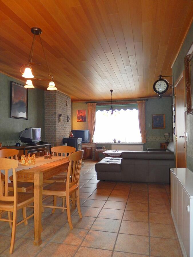 Woning met 4 slaapkamers en grote zonnige tuin 