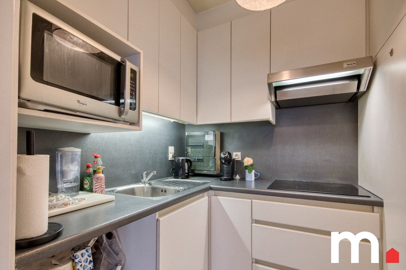 Lichtrijke Loftstudio met parkeerplaats te Kortrijk! INVESTERINGSOPPORTUNITEIT ! 