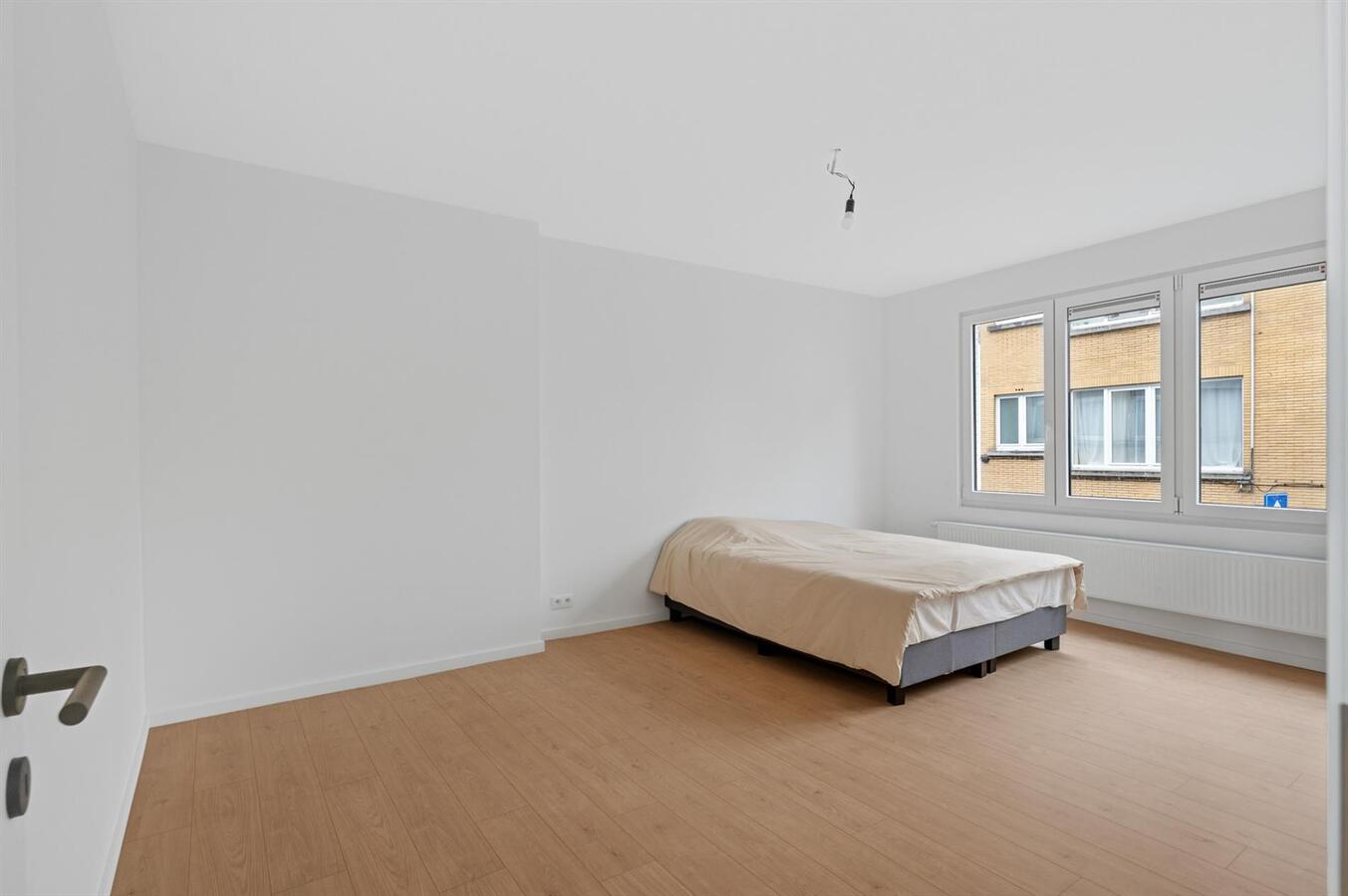 Gerenoveerde woning met 3 slpk en koer te Antwerpen centrum! 