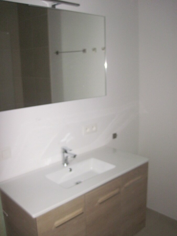 BIJZONDER ruim appartement (E-peil  