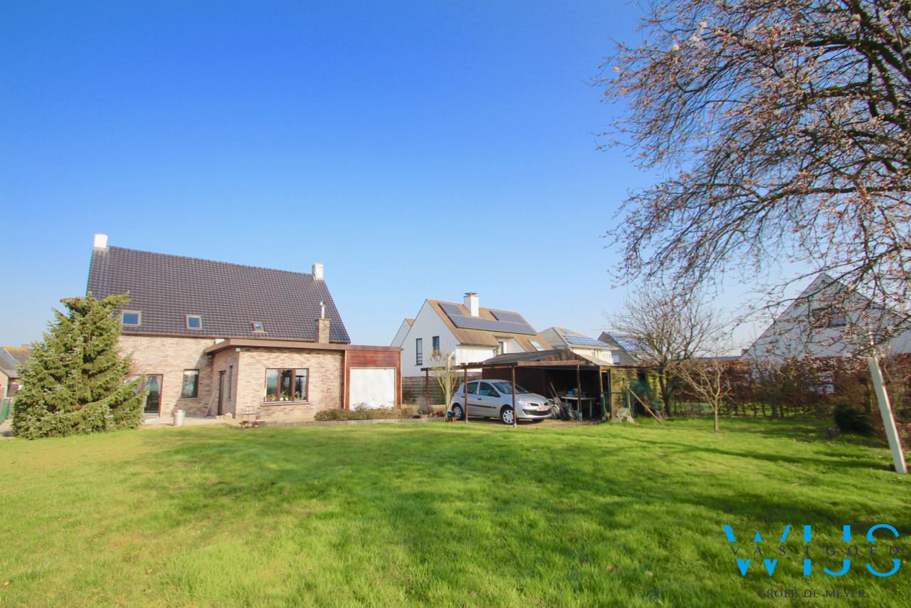 Zeer ruim woonhuis op een ideaal perceel te ADEGEM ! 