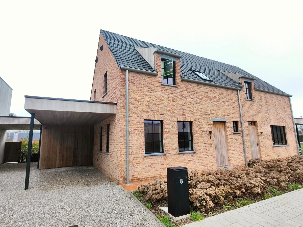 Te huur | in afhandeling woning - Hooglede