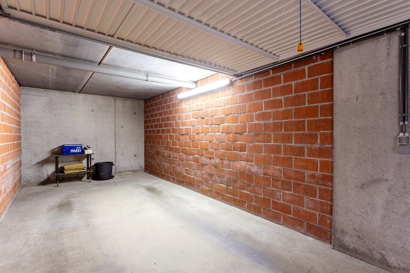 Instapklaar 2 slpk appartement met garage te Halle 