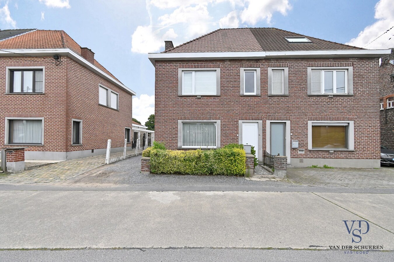 Degelijke Half Open Bebouwing. 