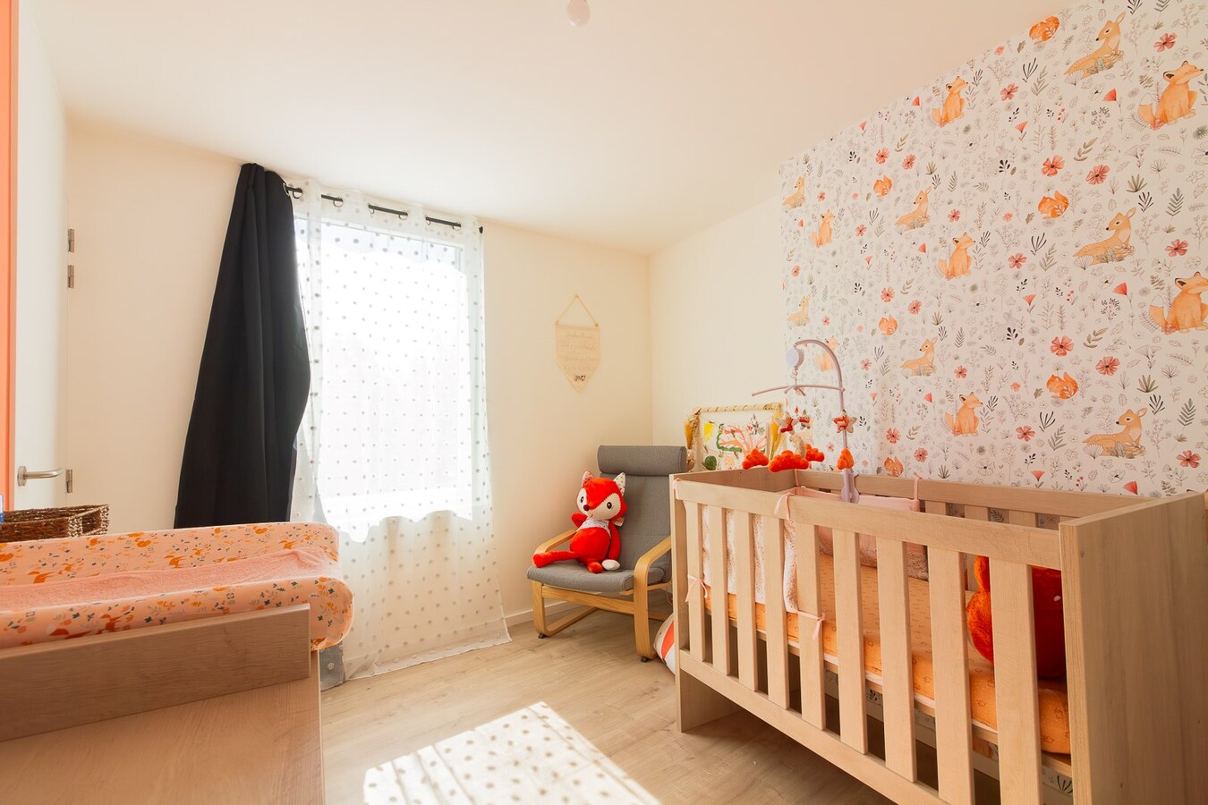 Maison 3 façades rénovée avec cour, à deux pas du parc de Mouscron 