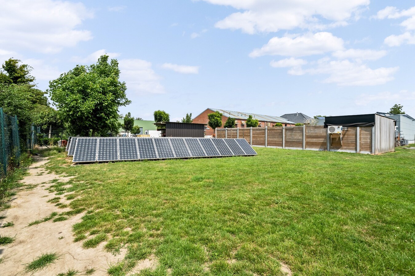 Bedrijfswoning met werkplaats op industrieterrein van Houthulst 