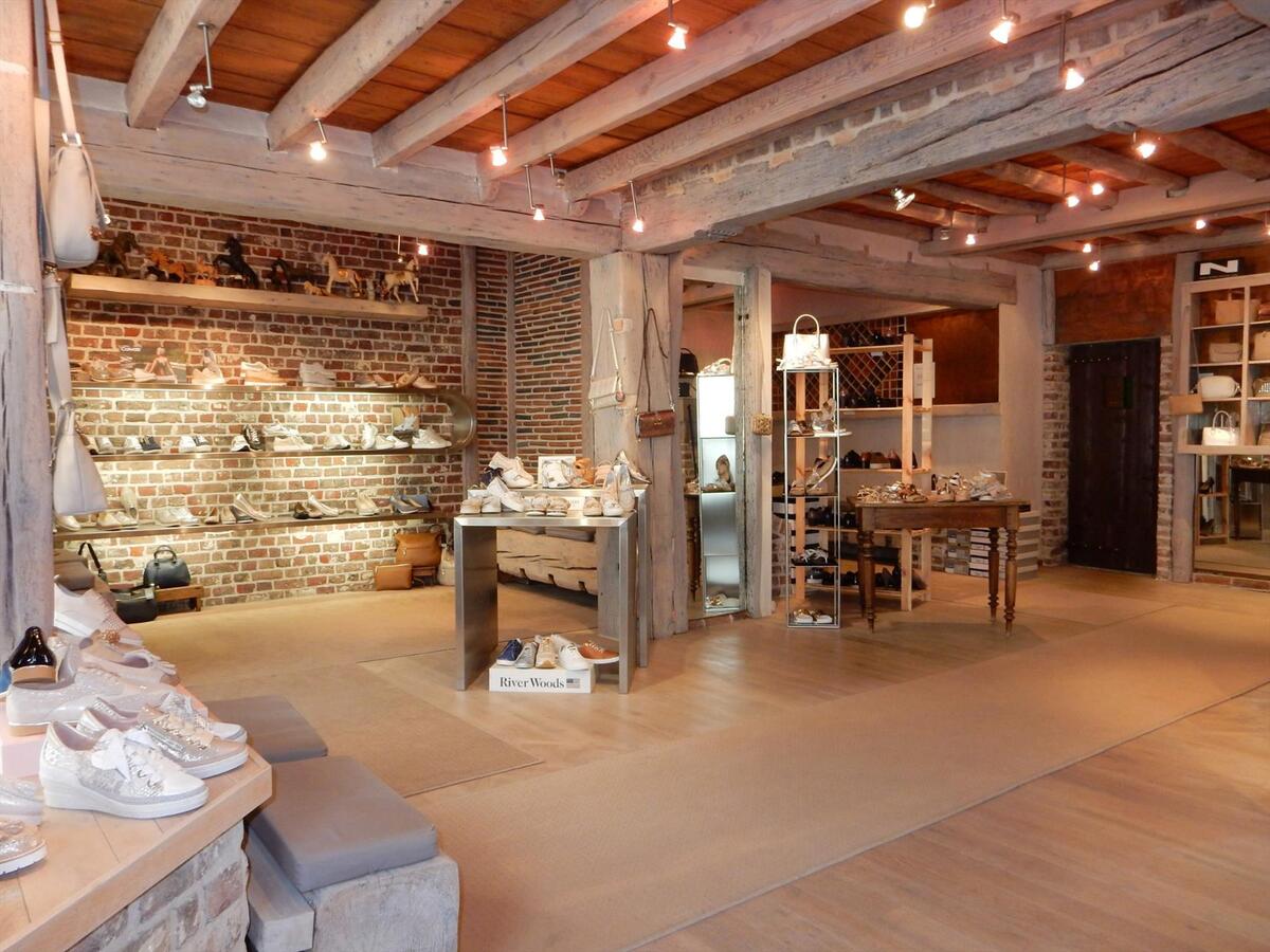 Prachtige handelszaak op commerciële ligging 