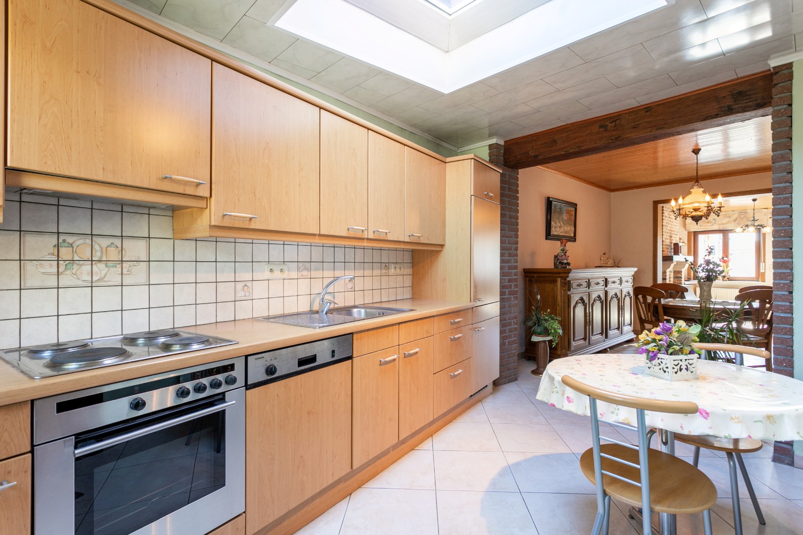 Verzorgde woning met 3 slaapkamers en leuke tuin te Halle 