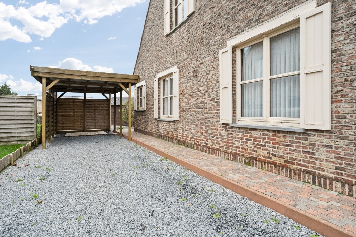 Residentieel gelegen, vrijstaande woning op ruim perceel van 714m² 