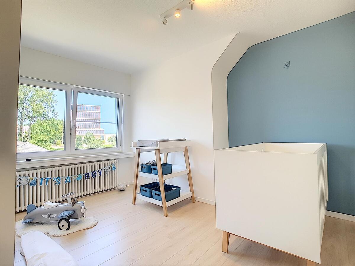 Mooie bel-étage met zeer ruime garage en knap aangelegde tuin - Zeebrugge 