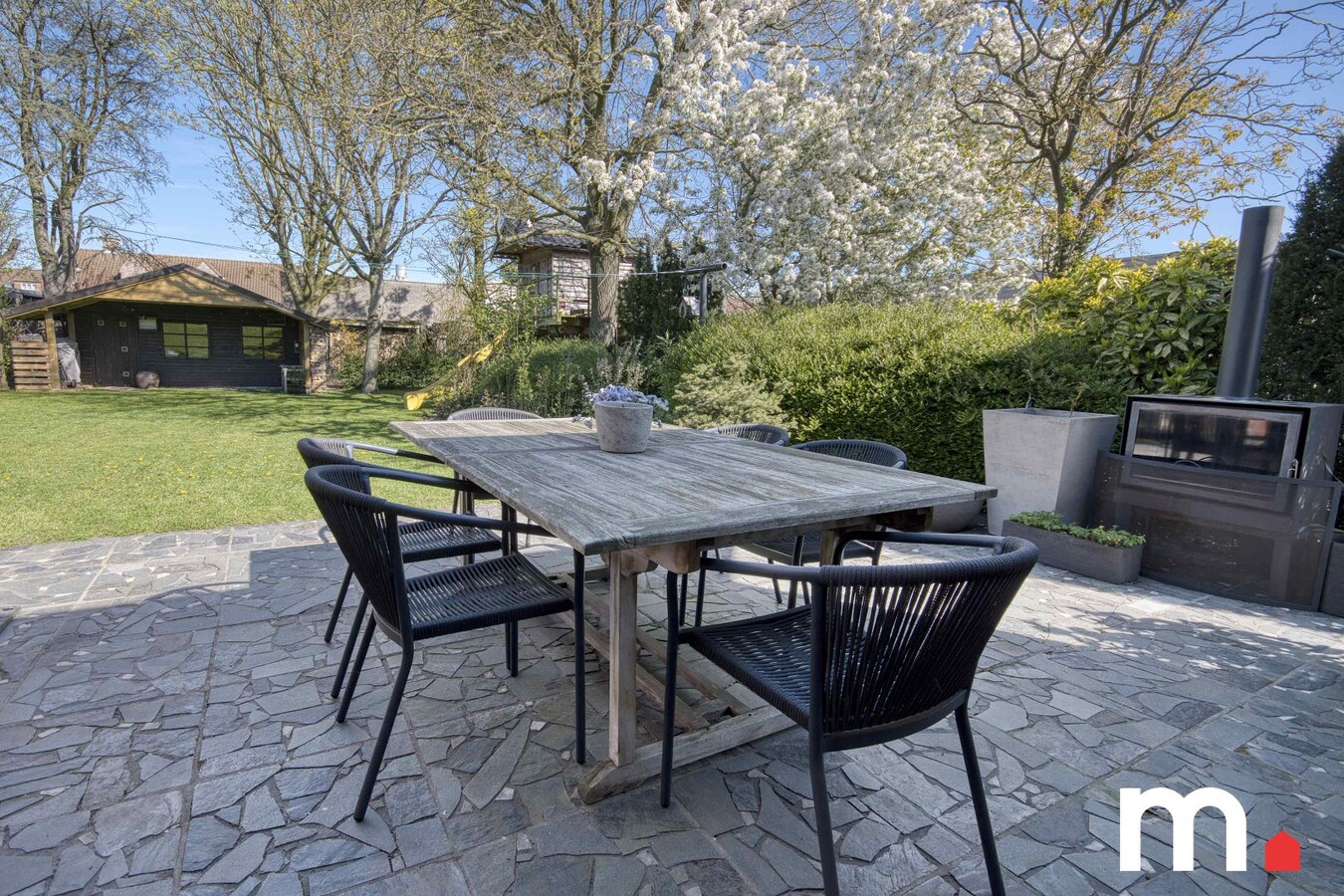 Mooie en welgelegen bungalow in centrum Oostrozebeke ! EPC B ! 