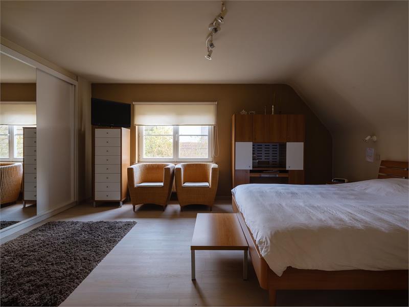 Villa-landhuis met prachtig zicht op uitgestrekte achterliggende velden 