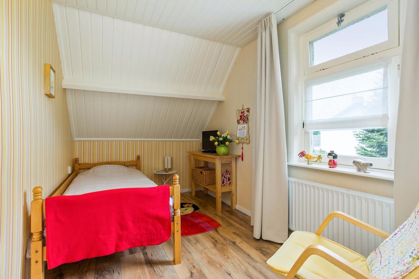 Fraai gelegen, karakteristiek vooroorlogs, vrijstaand gerenoveerd woonhuis op perceel van 1.035 m2 aan de Tonterstraat 42 te Riethoven. 