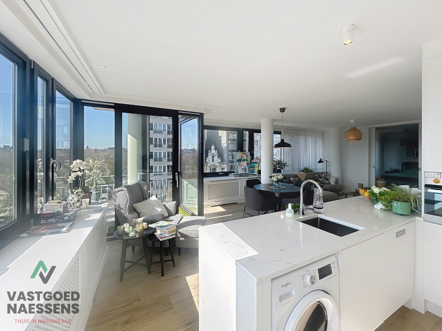 Magnifique appartement de 2 chambres avec vue panoramique et terrasse. 