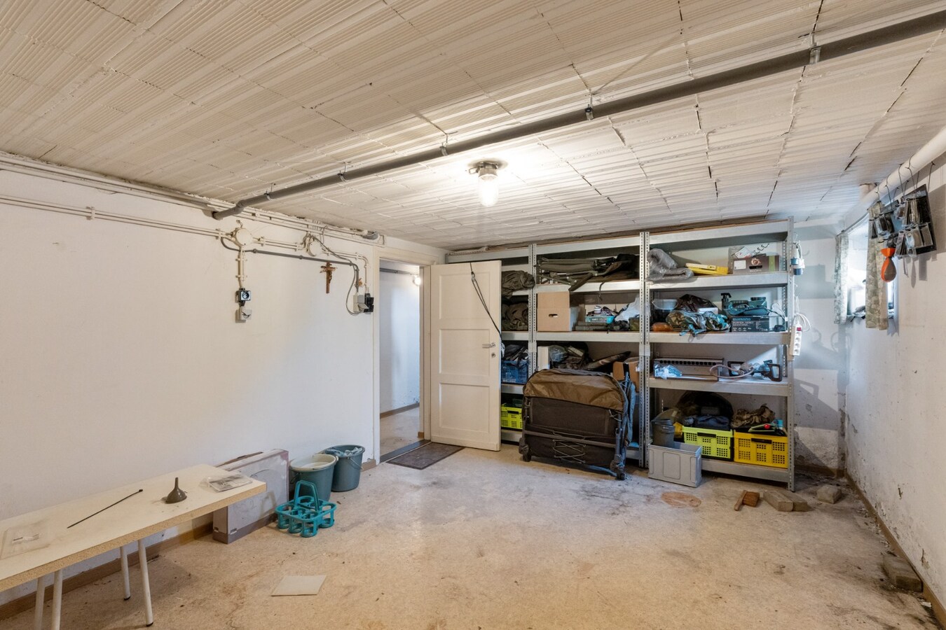 Gelijkvloerse gezinswoning op een ruim perceel van 9a51ca op een rustige locatie met uitzicht op achterliggende weilanden! 