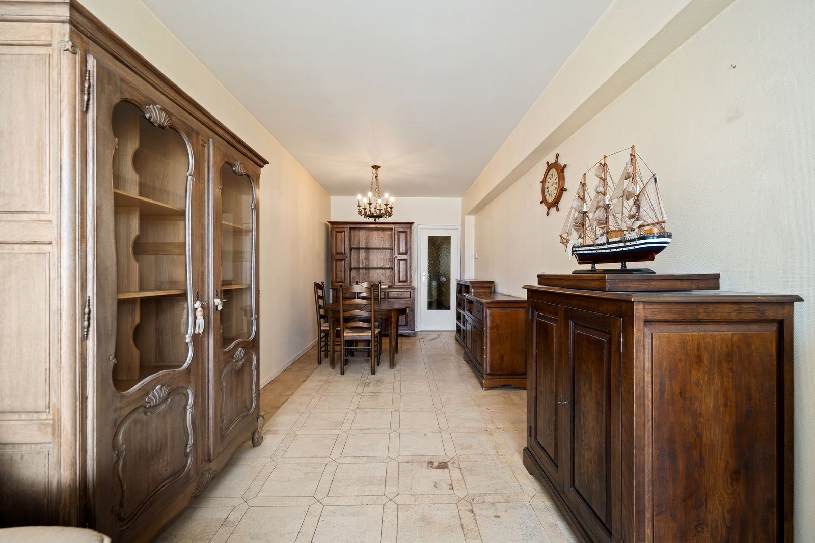 Appartement d'une chambre à rénover sur la digue de Zeebrugge 