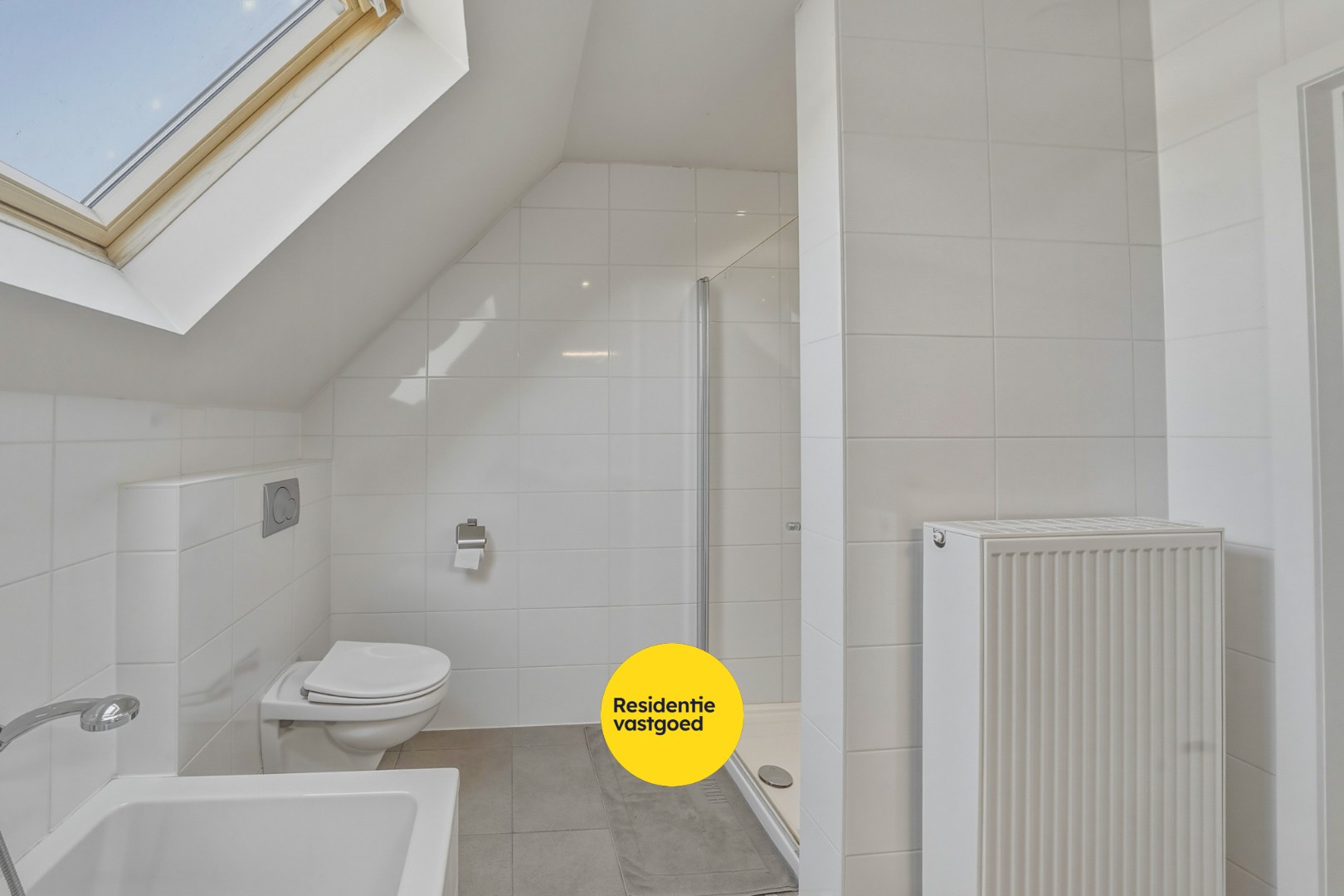 Instapklare recente woning met zeer ruime garage en tuin in Oudenburg 