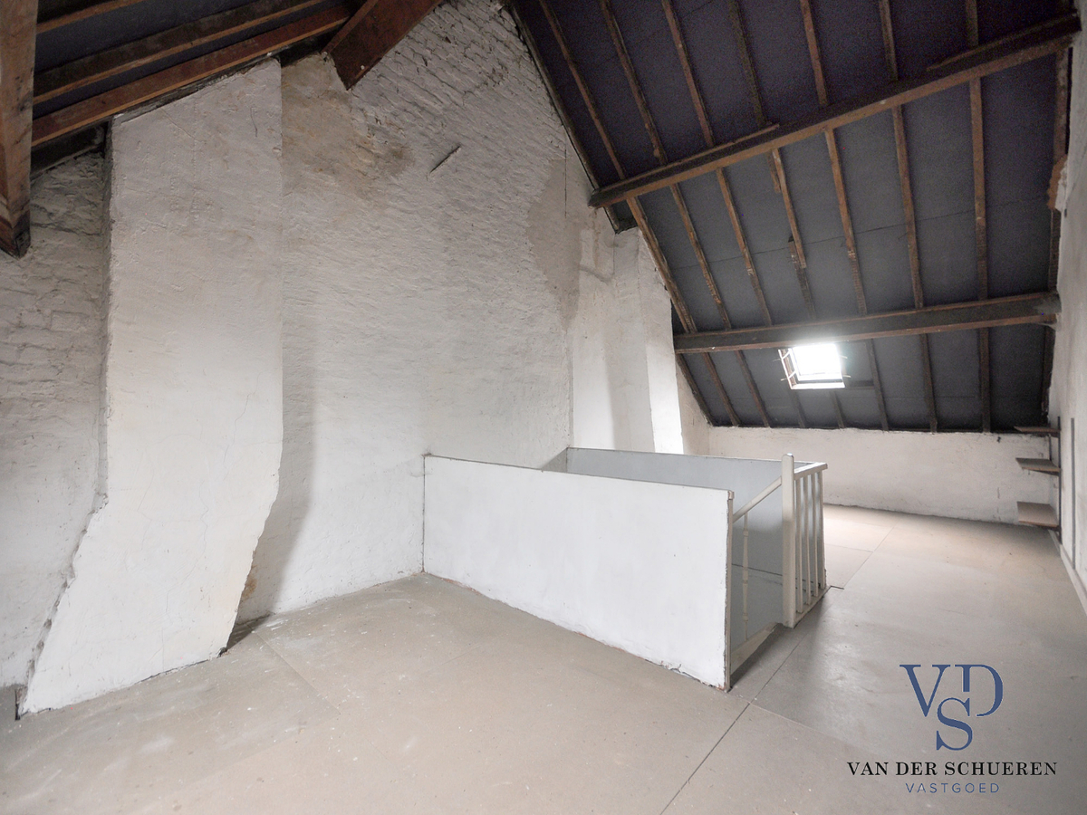 Rijwoning met tuin nabij station Gent-Sint-Pieters. Top-ligging nabij tram en trein ! 