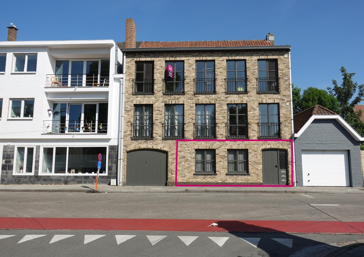 Gelijkvloersappartement met garagebox 