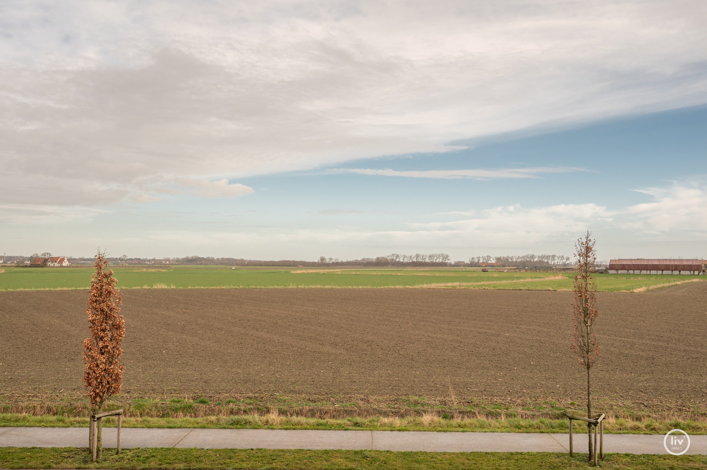 Centrale gelegen villa gelegen op een boogscheut van Knokke Centrum met ruim perceel (ideaal in combinatie met een commerciële activiteit) 