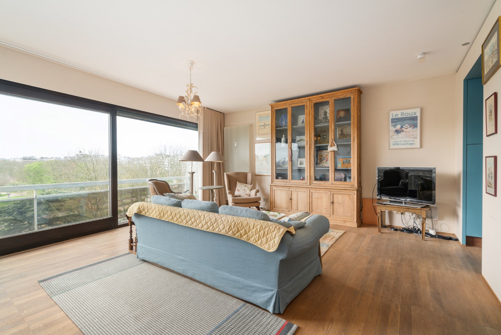 RUIM APPARTEMENT MET OPEN ZICHT OP TOPLIGGING 