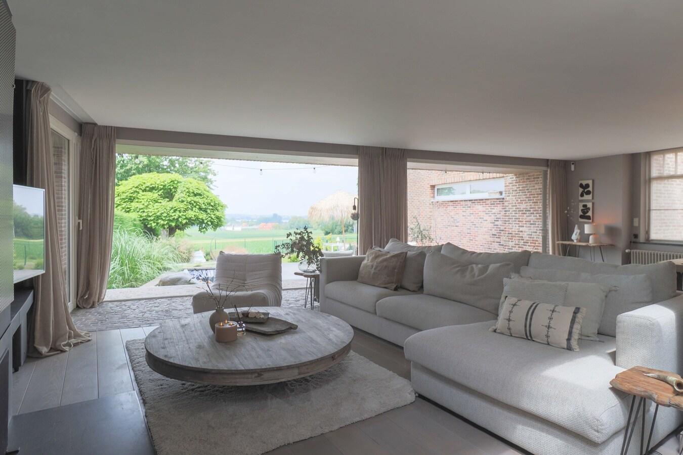 Unieke Villa te Moorslede met 5 slaapkamers op 726m² ! 