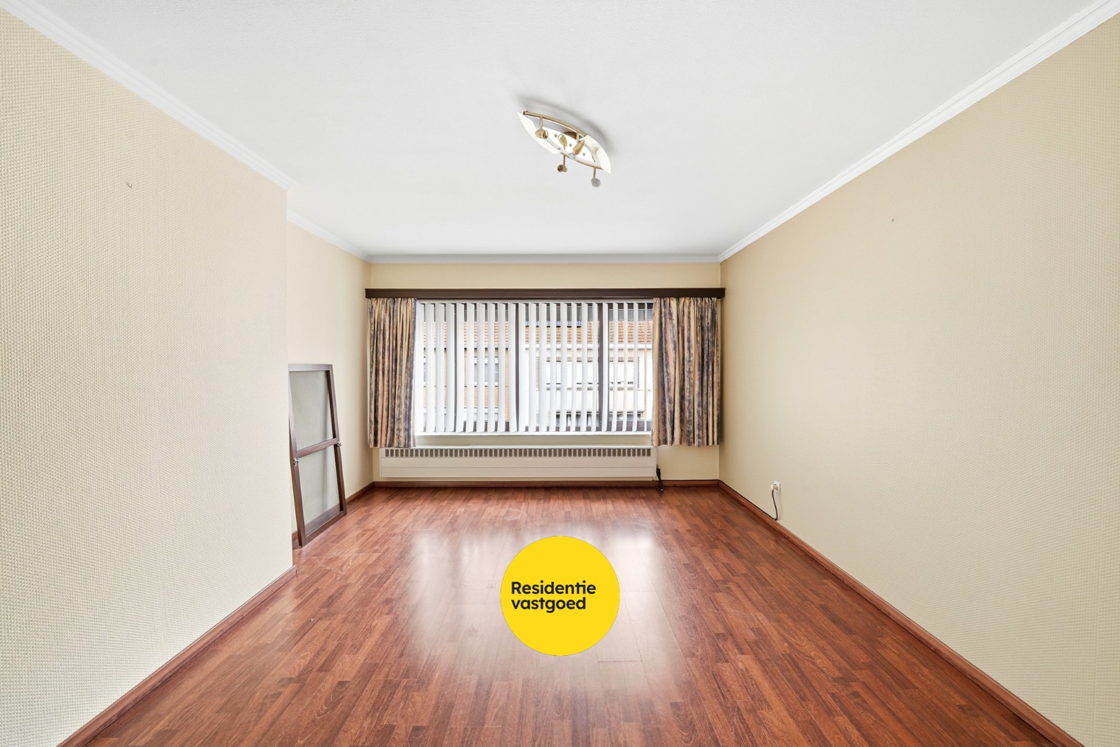 Ruime bel-etage met grote garage en 3 slaapkamers 