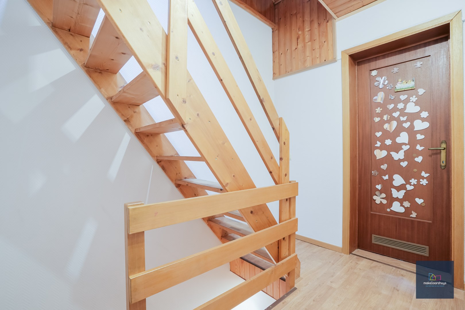 Goedgelegen woning met 2 slpk te Ledeberg. 