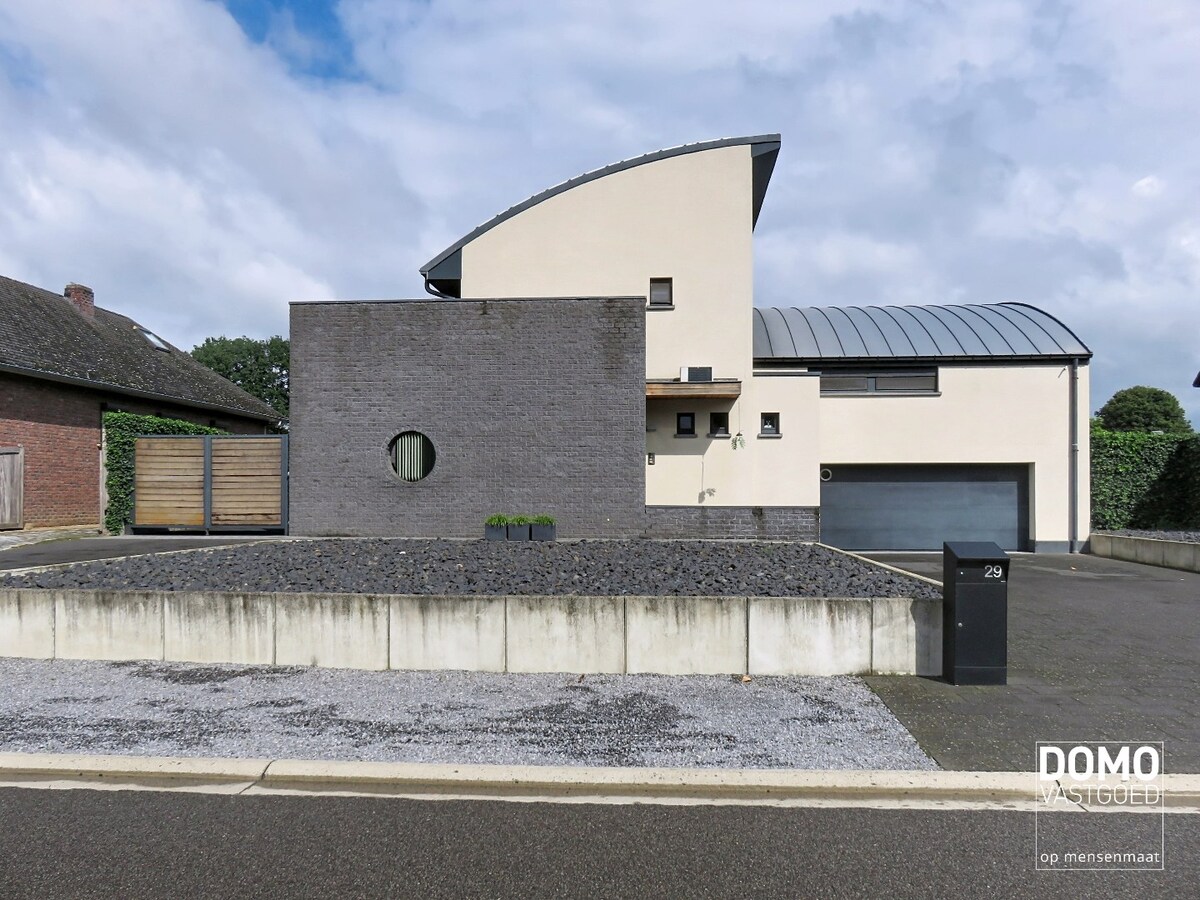 RUIME EN ENERGIEZUINIGE VILLA OP EEN UITZONDERLIJK BREED PERCEEL IN BERBROEK 