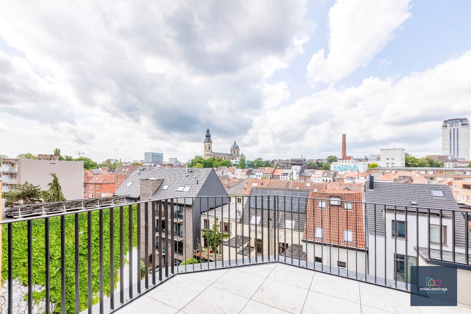Prachtige penthouse met 2 slaapkamers en  groot terras met uniek uitzicht 