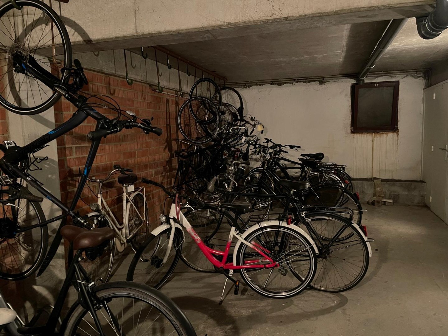Prachtig gelijkvloers appartement met 3 slaapkamers en terras, midden in het centrum! 