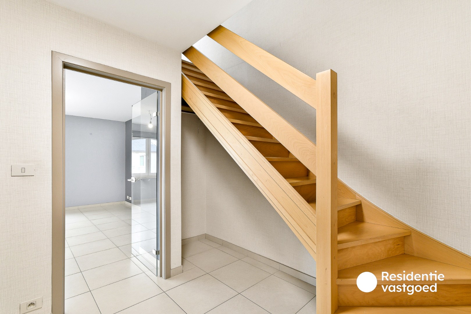 Duplex-appartement in rustige residentie met twee slaapkamers en terras 