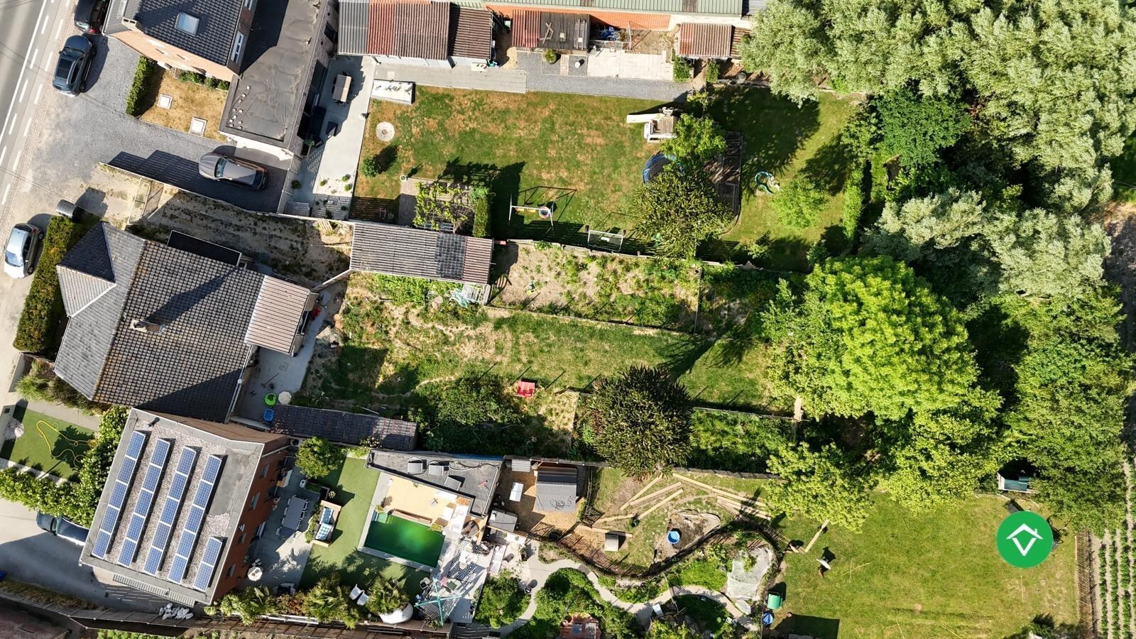 Ruime gezinswoning op perceel van 1126 m²  - tal van mogelijkheden! 