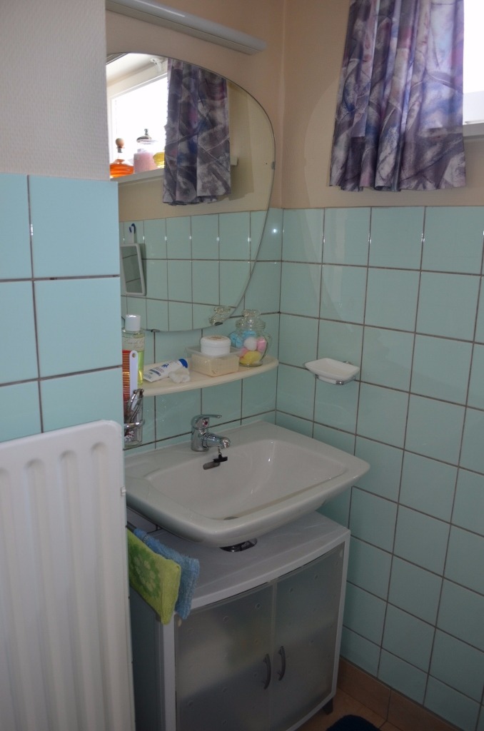 Lichtjes op te frissen woning met garage en tuin te centrum Maldegem 