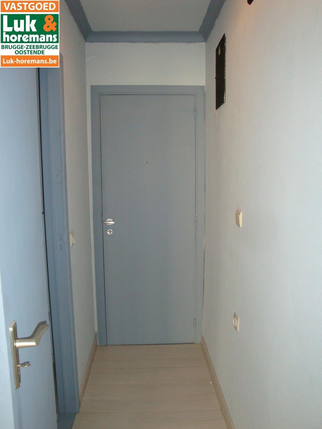 studio met zijdelingse zeezicht 