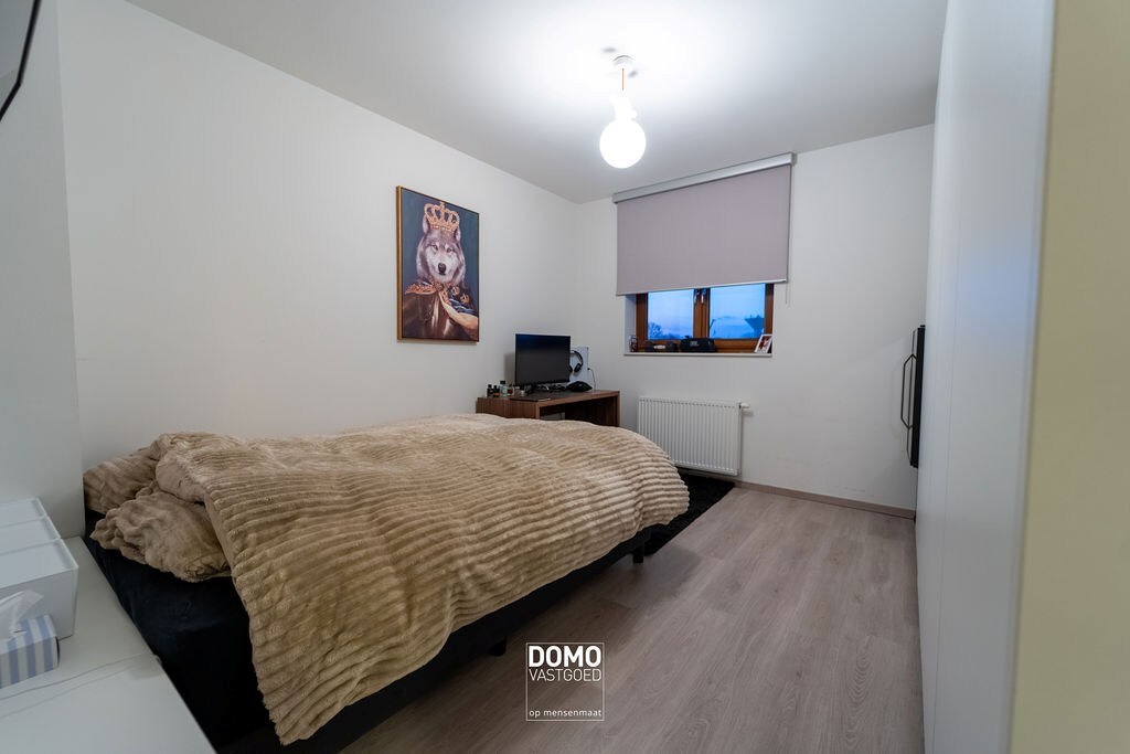 STIJLVOL EN INSTAPKLAAR TWEE SLAAPKAMER APPARTEMENT MET RUIM TERRAS IN BILZEN-HOESELT 