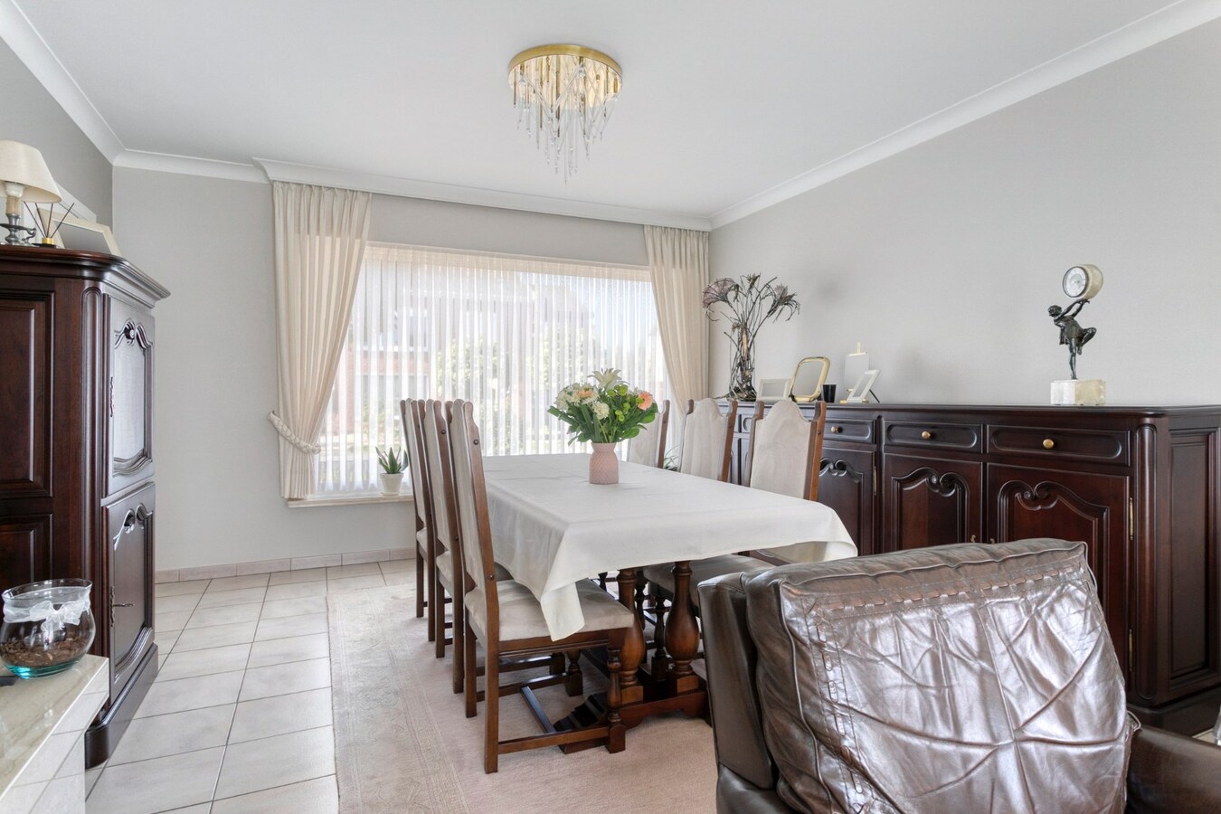 Verzorgde woning met 3 slaapkamers op een perceel van 855 m2 